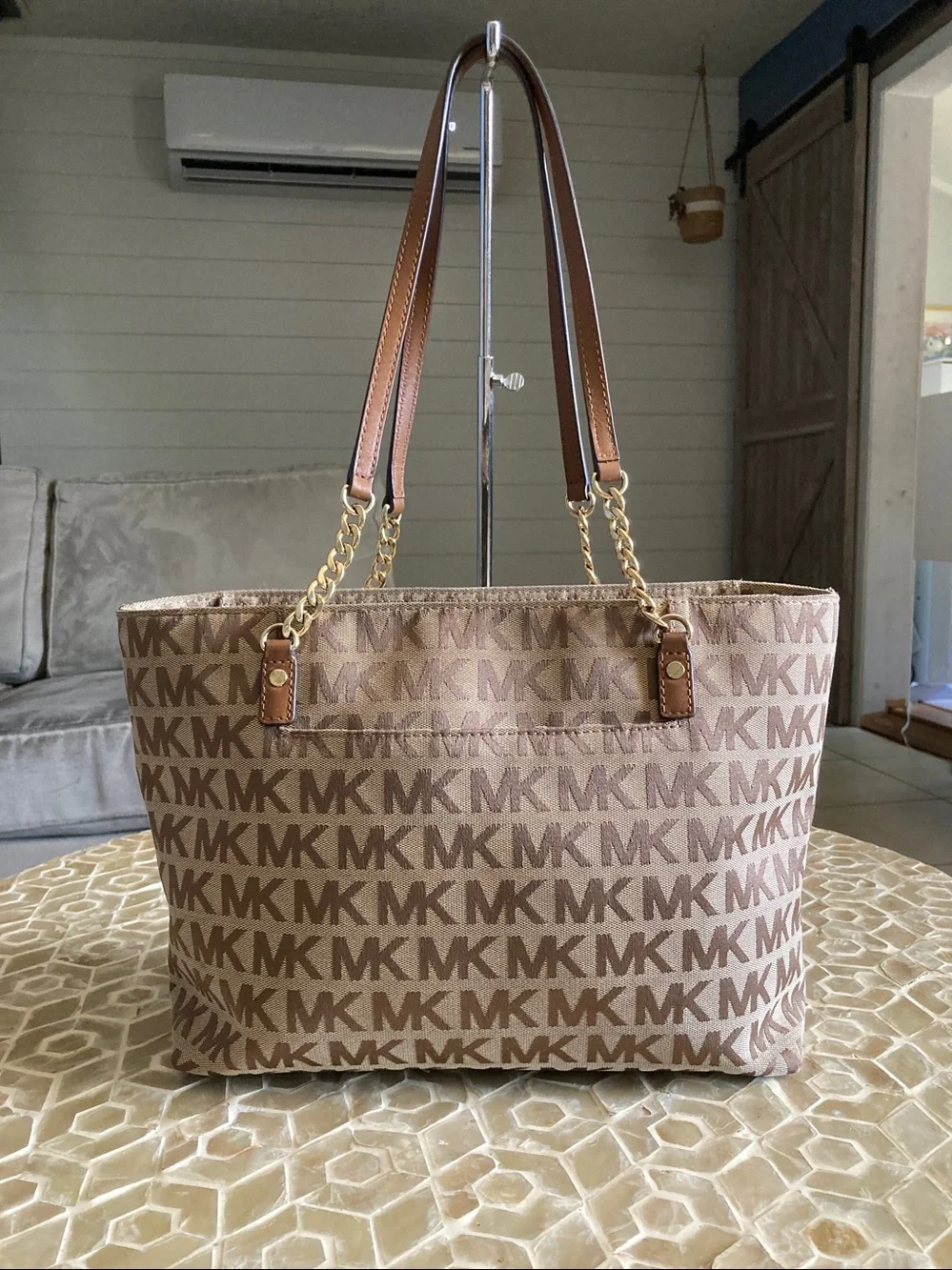 Michael Kors Jet Set EW Tassel Chain Tote